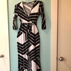 Great wrap around dress with front open split